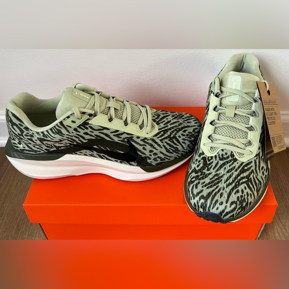 Women’s Nike Winflo 11 Road Running Shoes, Olive Aura Animal Print, 10 NEW - Picture 7 of 7